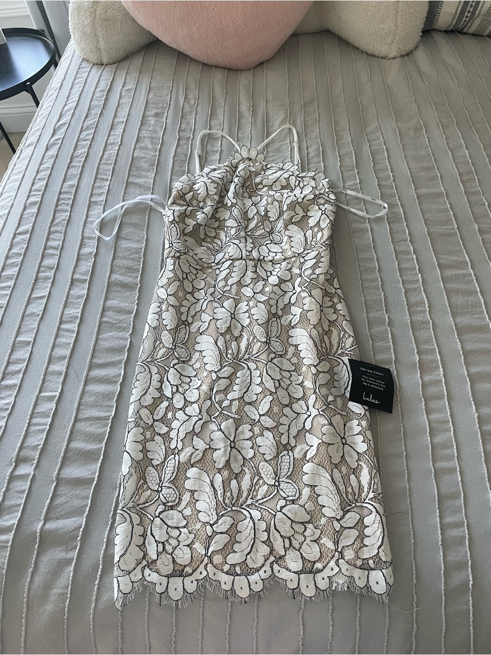NWT Lulu's White and Beige Floral Lace Halter Mini Dress